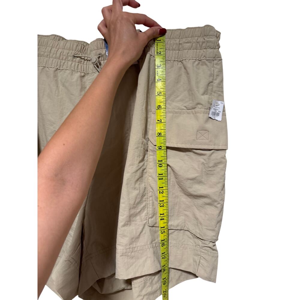 Old Navy Women's High-Rise Cargo Bermuda Shorts Khaki Tan XXL NWT - Picture 4 of 6
